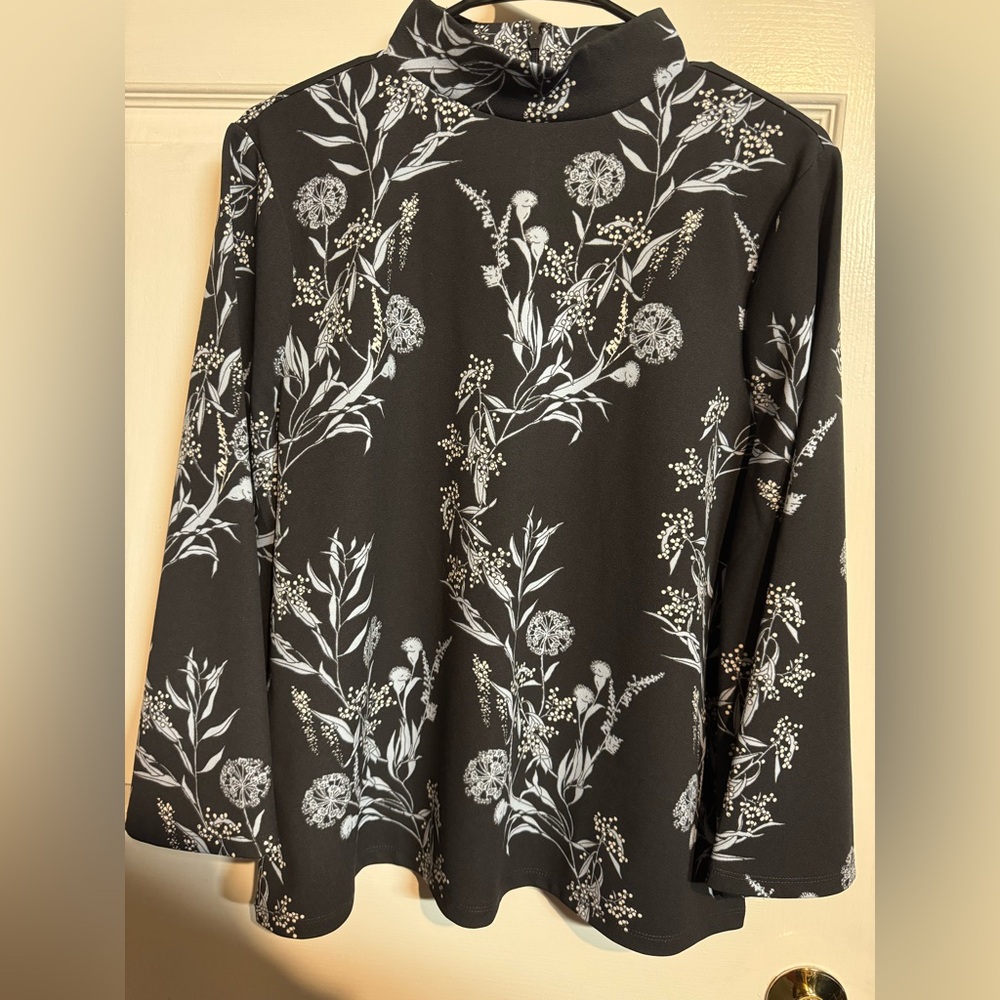 Floral Black and White Women's Top